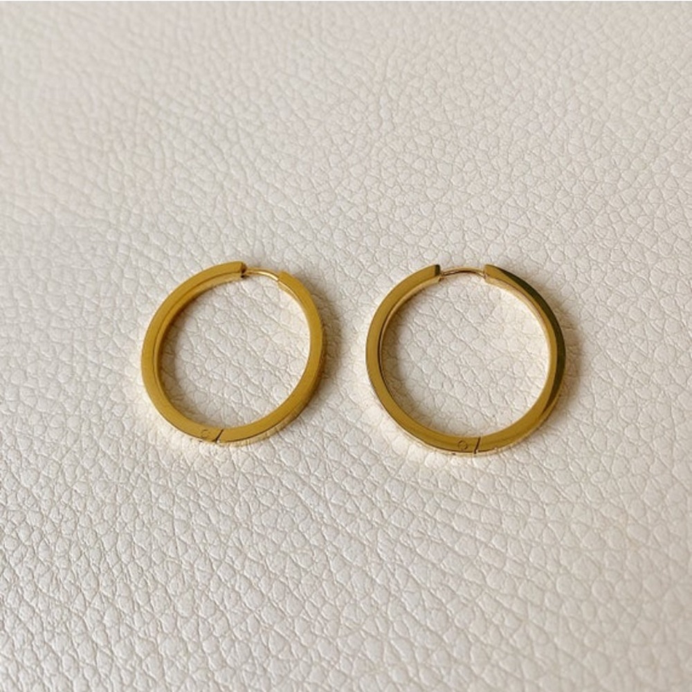 20mm Gold Flat Huggie Hoop Earrings